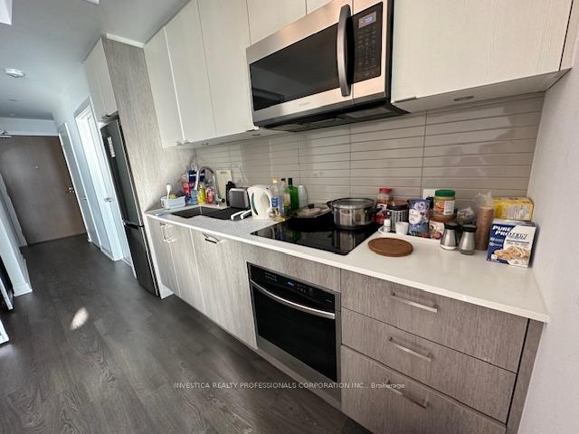 3 Bedrooms Condo at 1928 Lakeshore, Toronto For sale