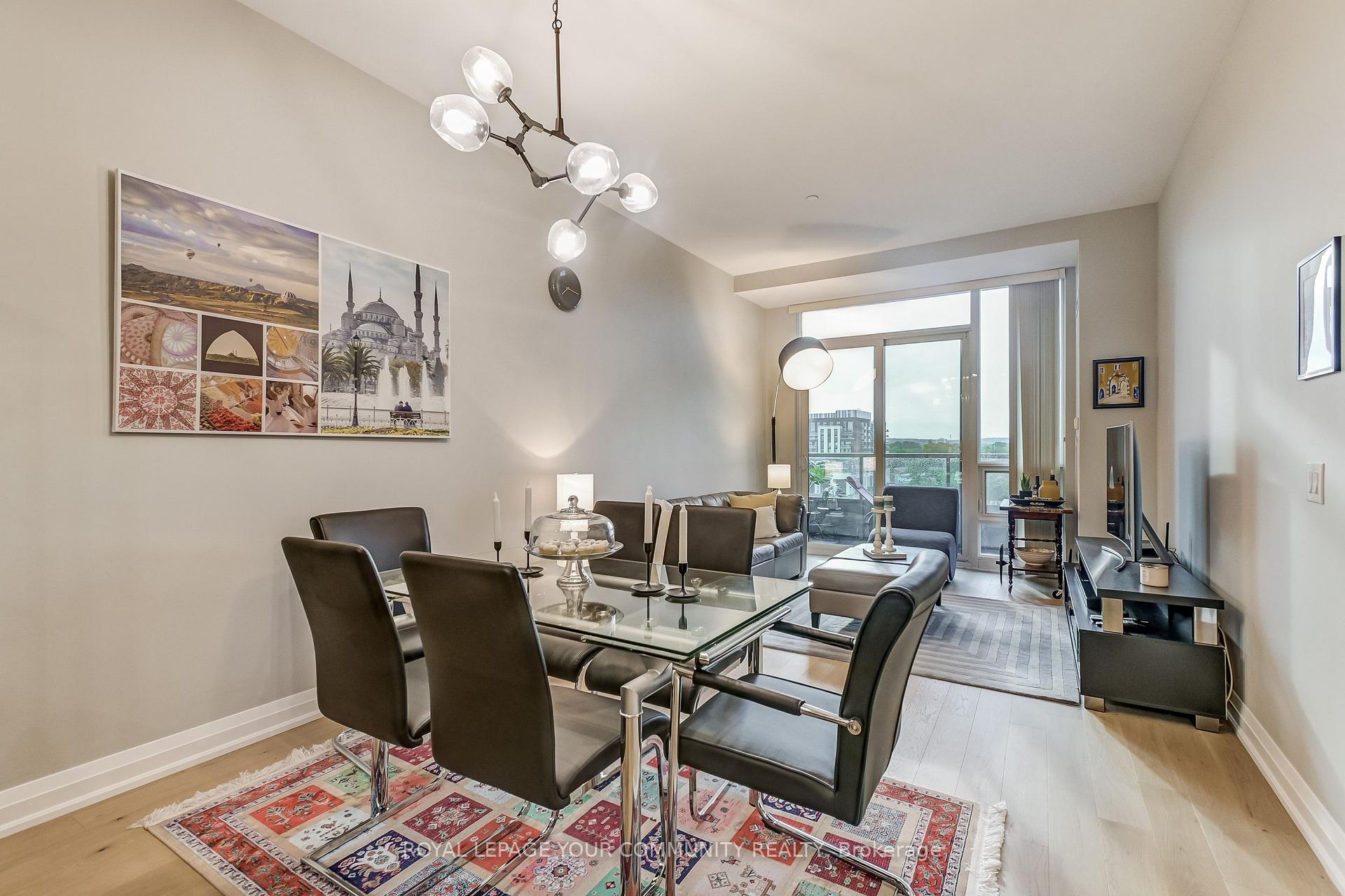 2 Bedrooms Condo at 11 Bronte,  Oakville For sale