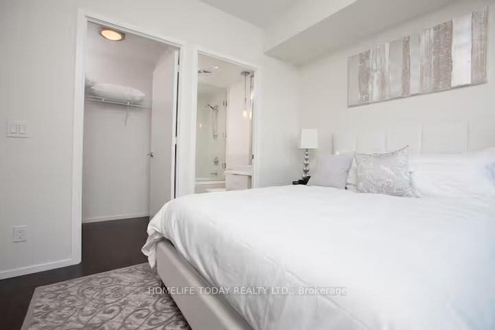 2 Bedrooms Condo at 8 Charlotte, Toronto For sale