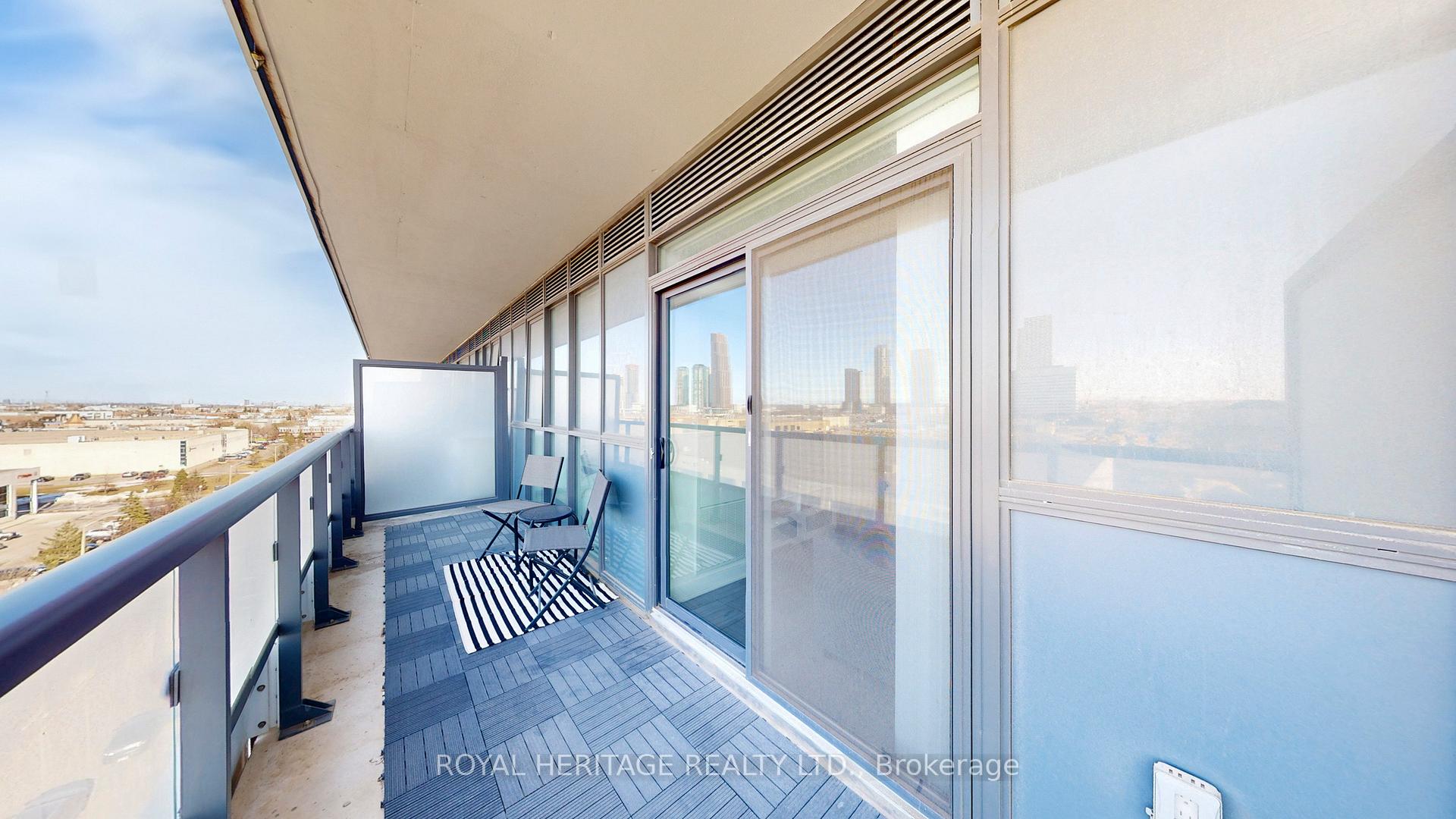 2 Bedrooms Condo at 10 Honeycrisp,  Vaughan For sale