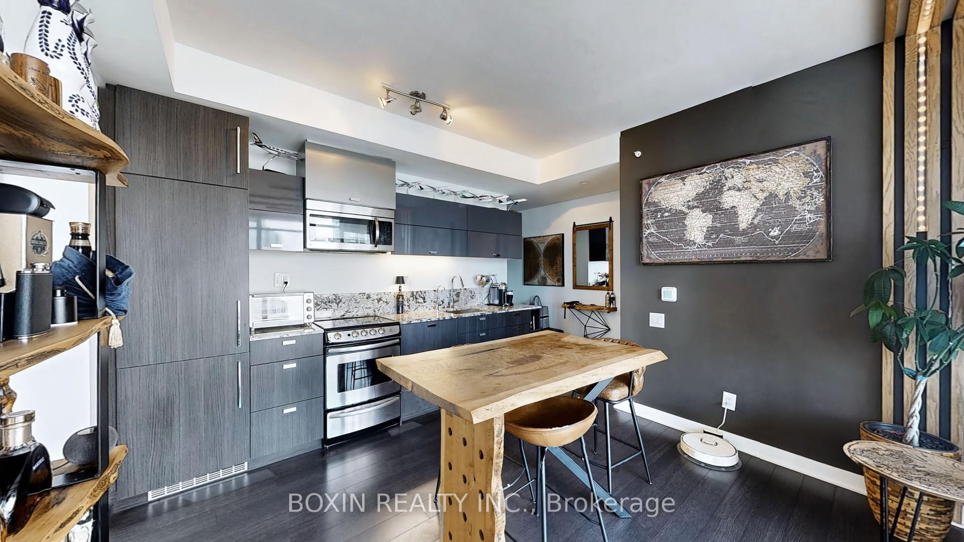 2 Bedrooms Condo at 290 Adelaide,  Toronto For sale