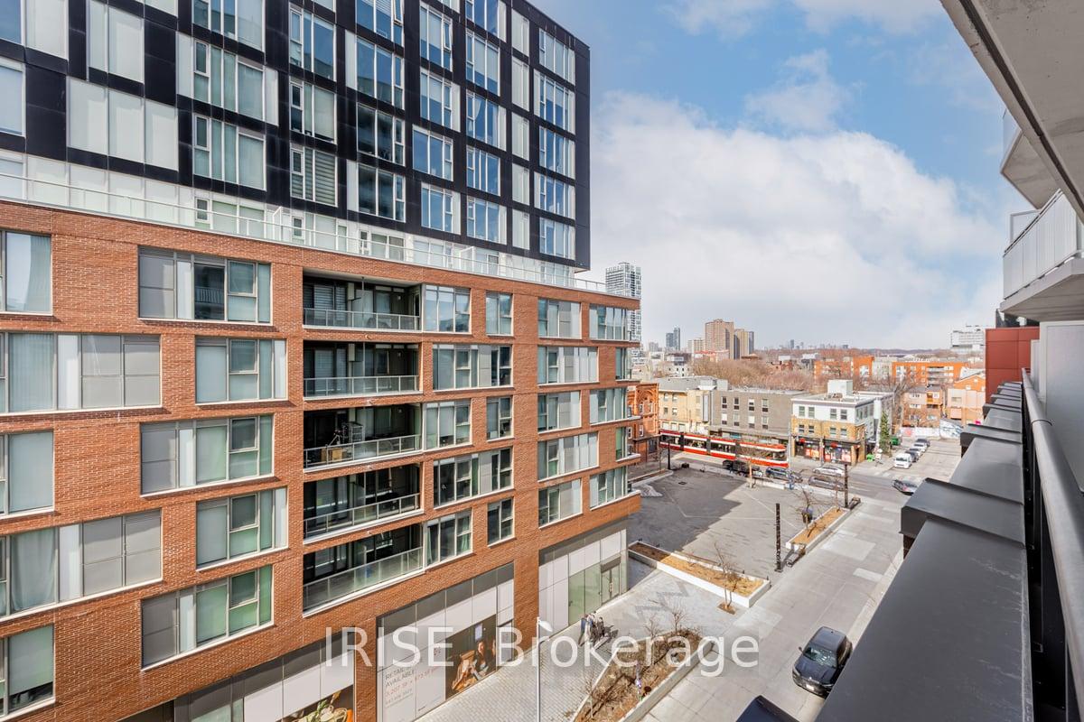 2 Bedrooms Condo at 45 Baseball, Toronto For sale
