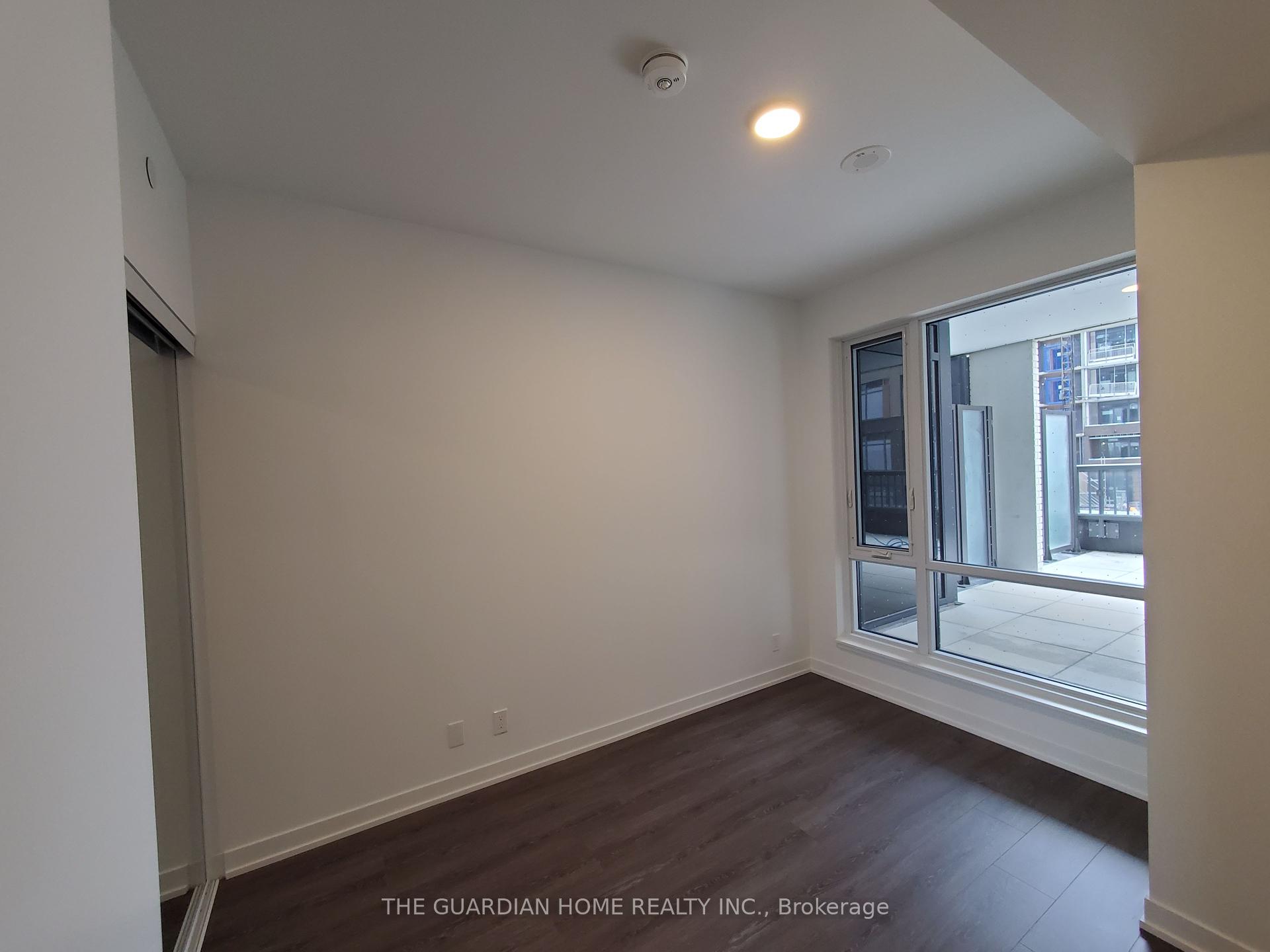 2 Bedrooms Condo at 7950 Bathurst, Vaughan For sale