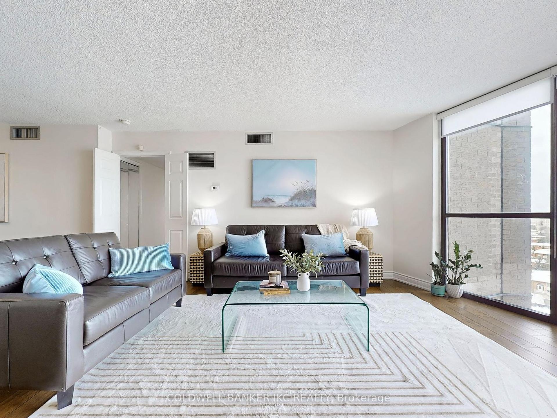 3 Bedrooms Condo at 4235 Sherwoodtowne, Mississauga For sale