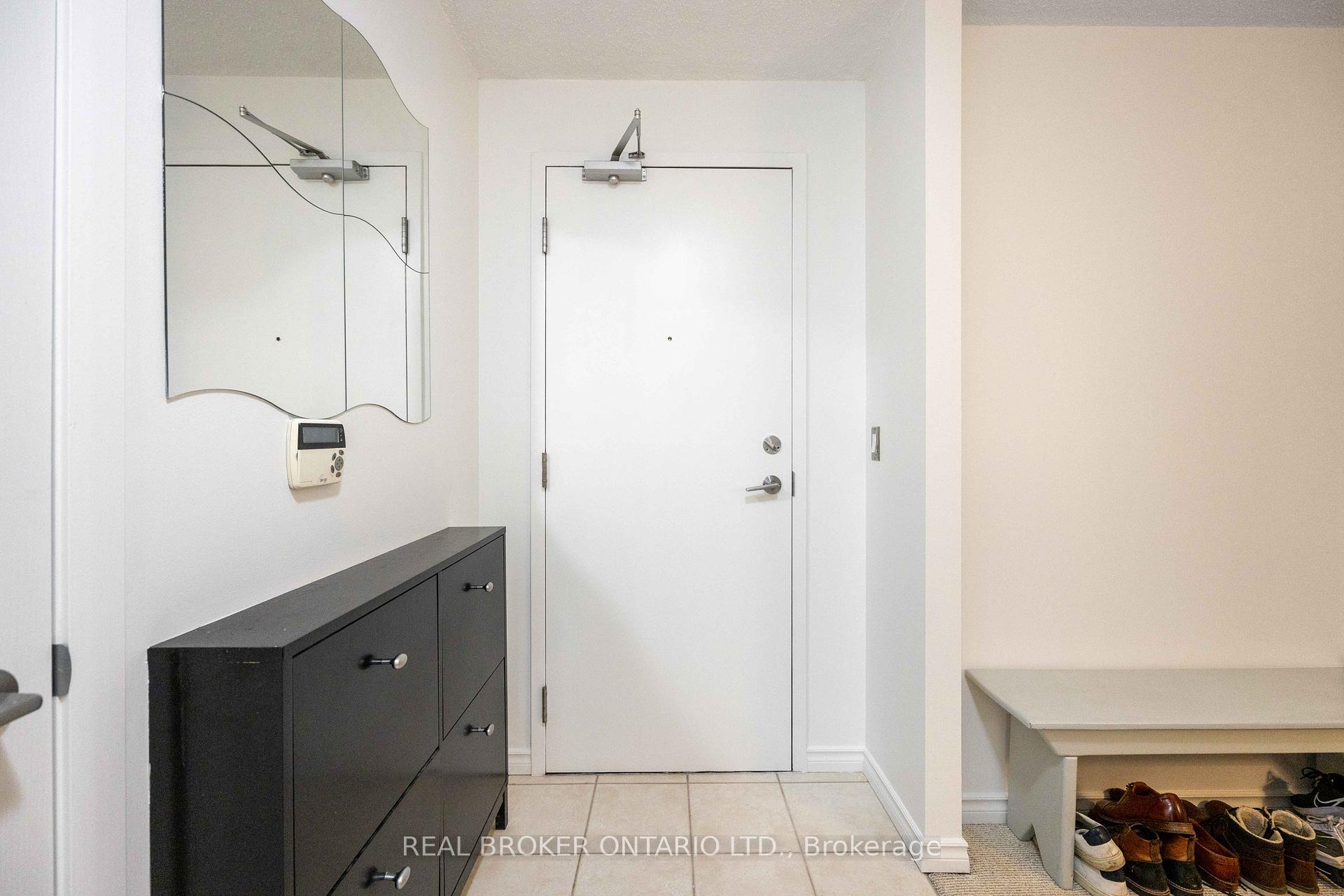 2 Bedrooms Condo at 18 Yonge,  Toronto For sale