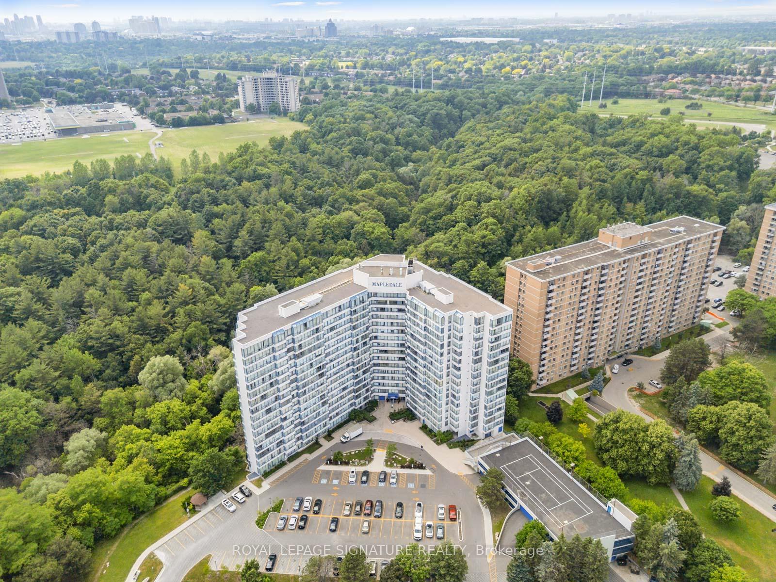 3 Bedrooms Condo at 3050 Ellesmere, Toronto For sale