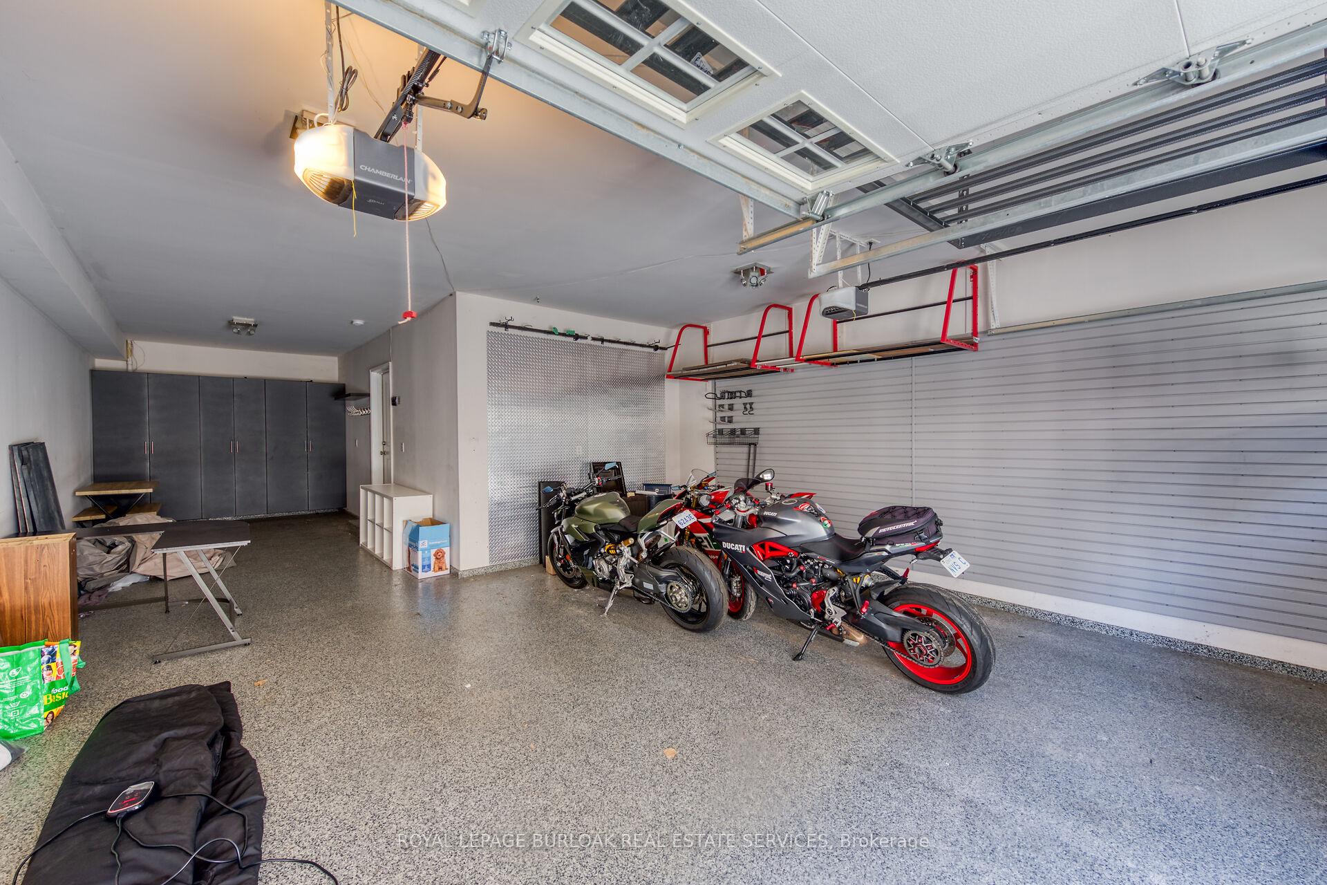 3 Bedrooms Condo at 509 Elizabeth,  Burlington For sale
