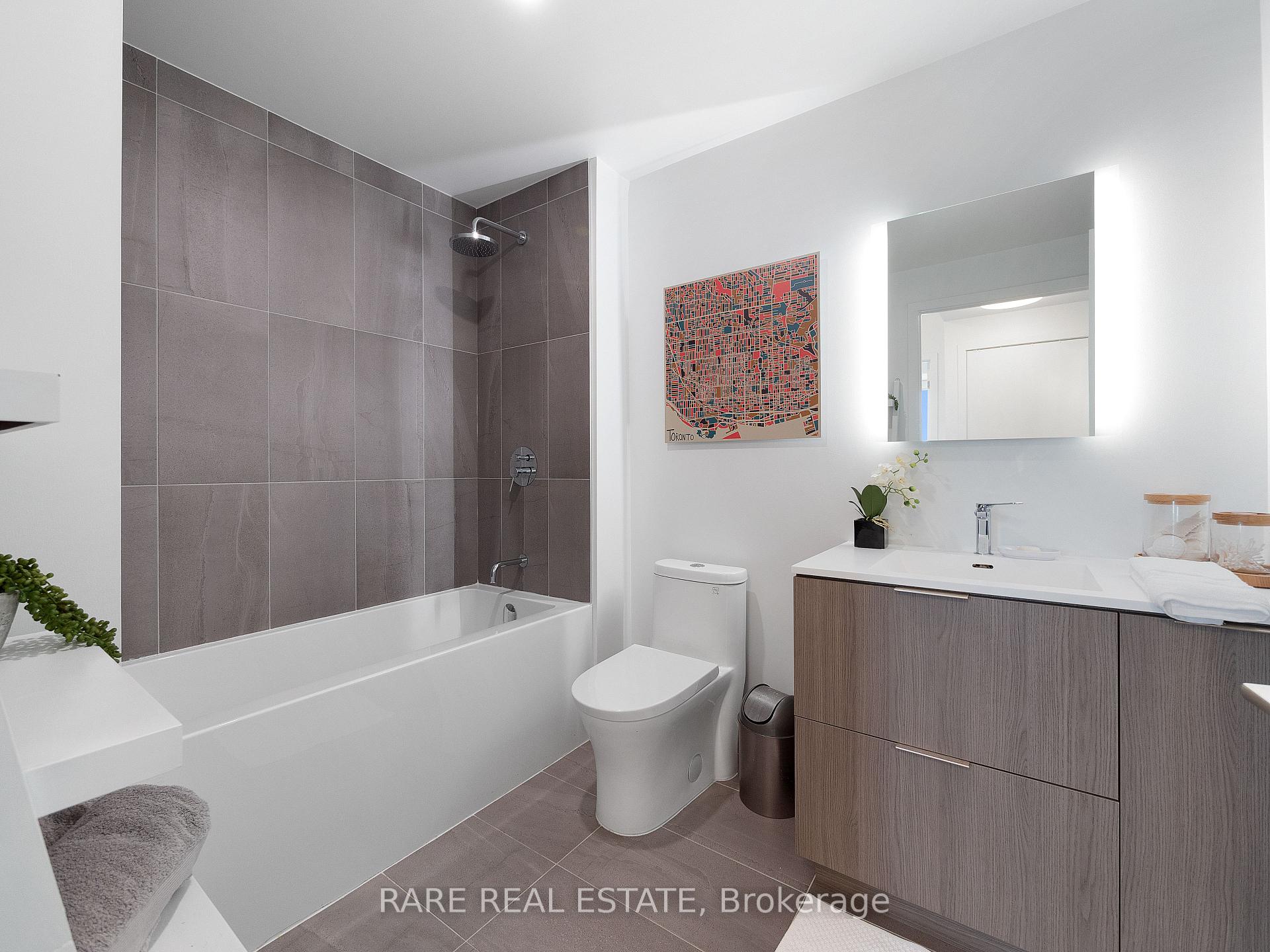 3 Bedrooms Condo at 185 Alberta, Toronto For sale