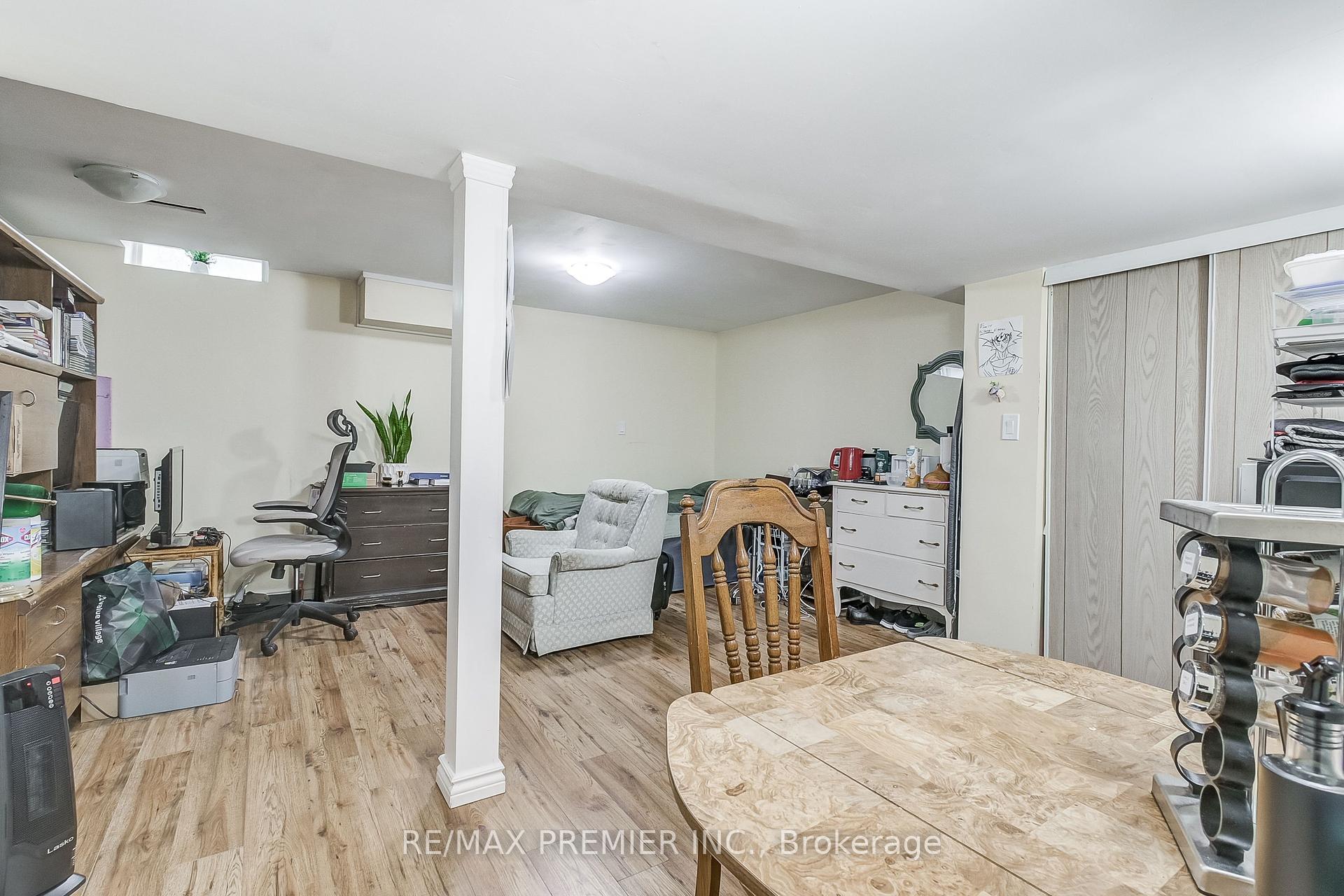 4 Bedrooms Condo at 3600 Colonial, Mississauga For sale