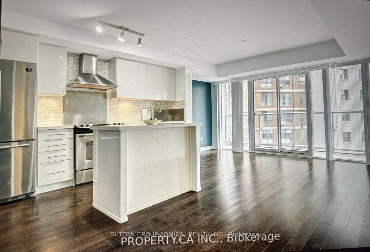 58 Orchard View Boulevard, #907