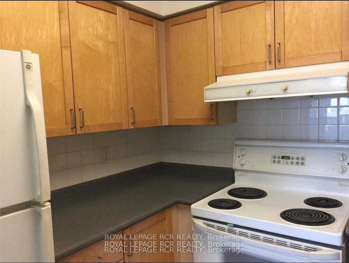 2 Bedrooms Condo at 35 Finch,  Toronto For sale