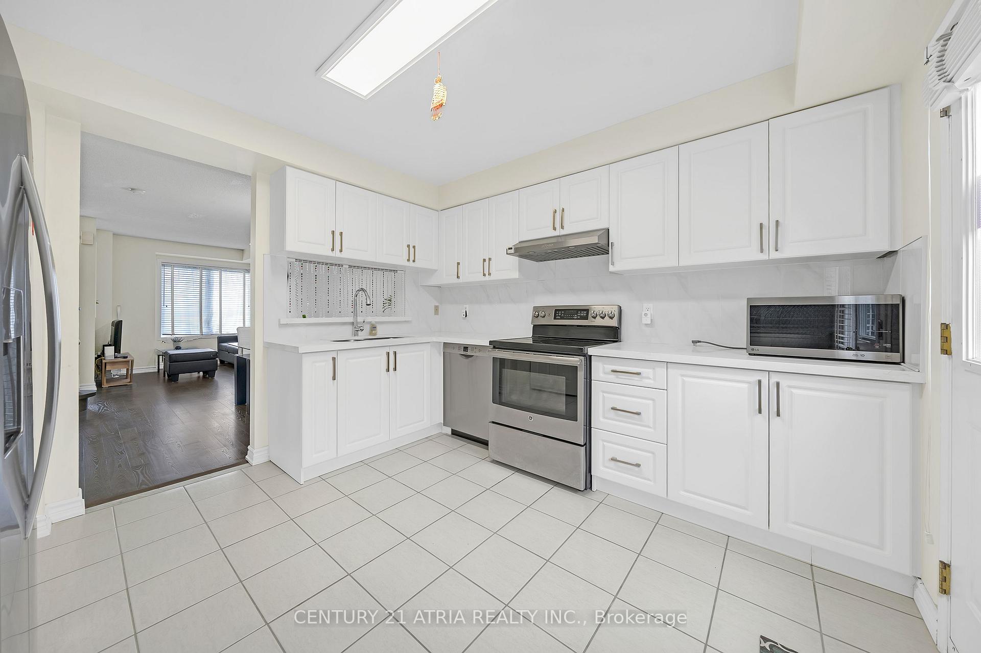 3 Bedrooms Condo at 9526 Sheppard,  Toronto For sale