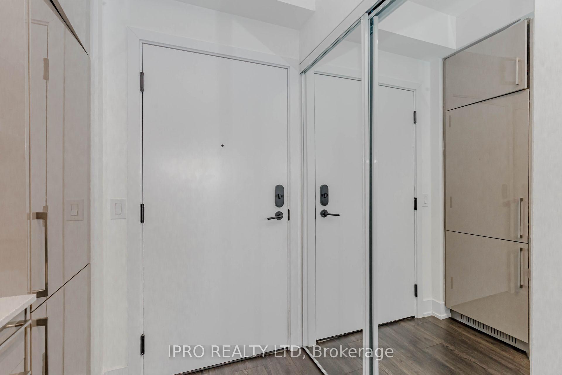 2 Bedrooms Condo at 2450 OLD BRONTE, Oakville For sale