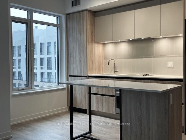 2 Bedrooms Condo at 8 Beverley Glen, Vaughan For sale
