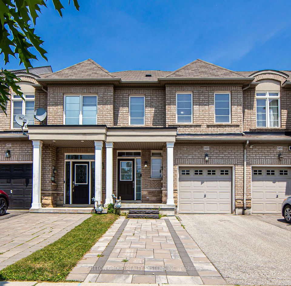 2453 Grand Oak