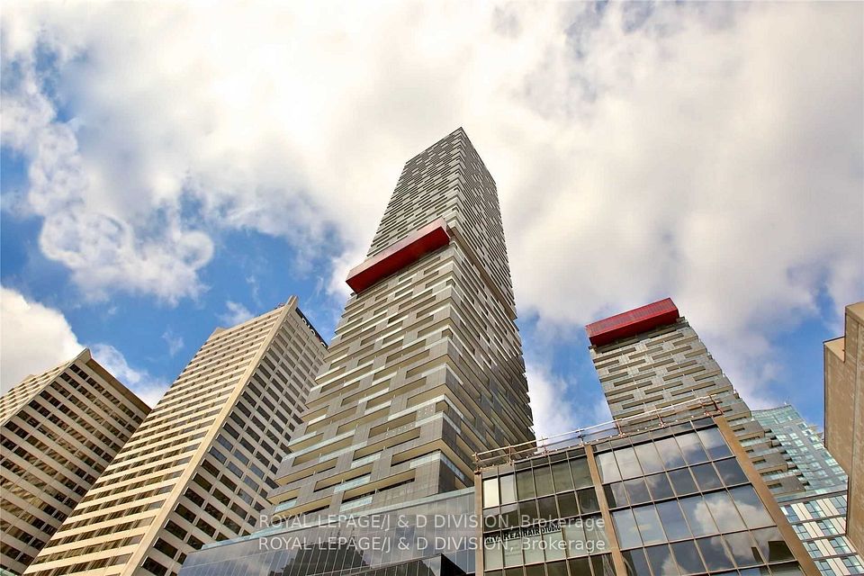 8 Eglinton