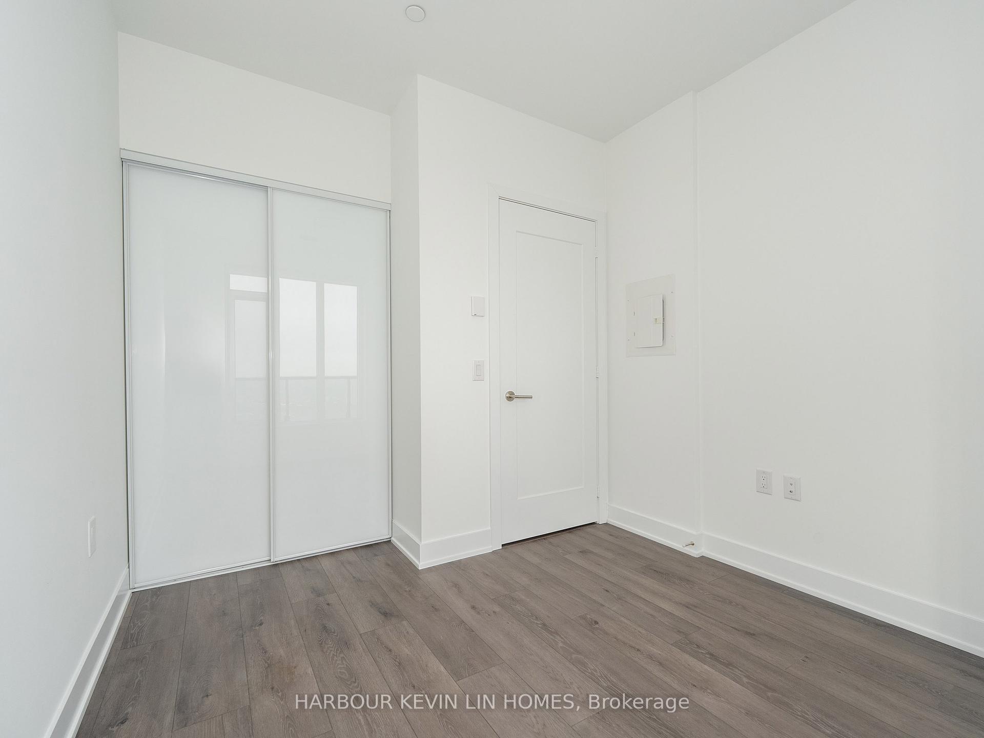 2 Bedrooms Condo at 575 Bloor, Toronto For sale
