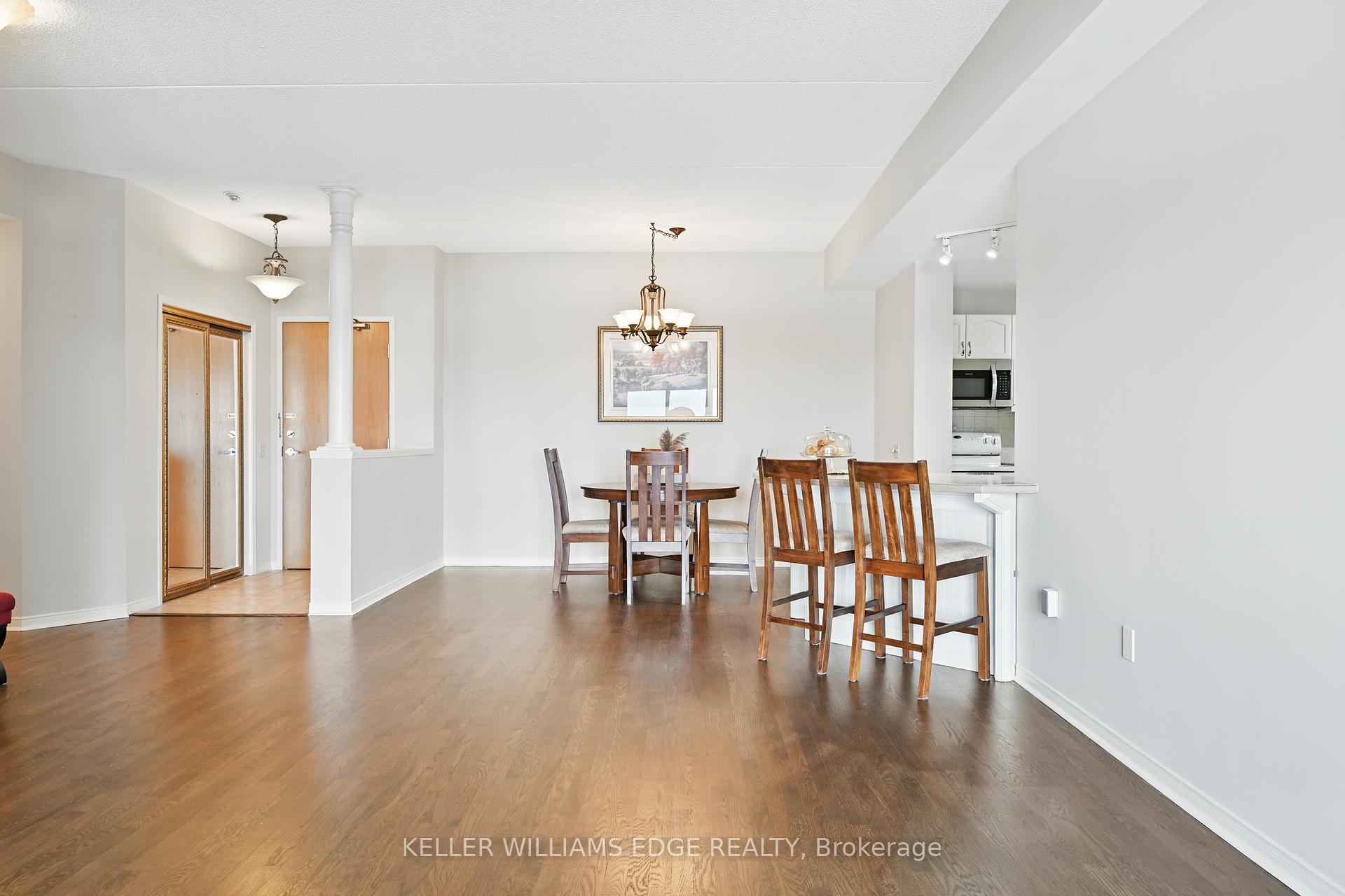 2 Bedrooms Condo at 2085 Amherst Heights,  Burlington For sale