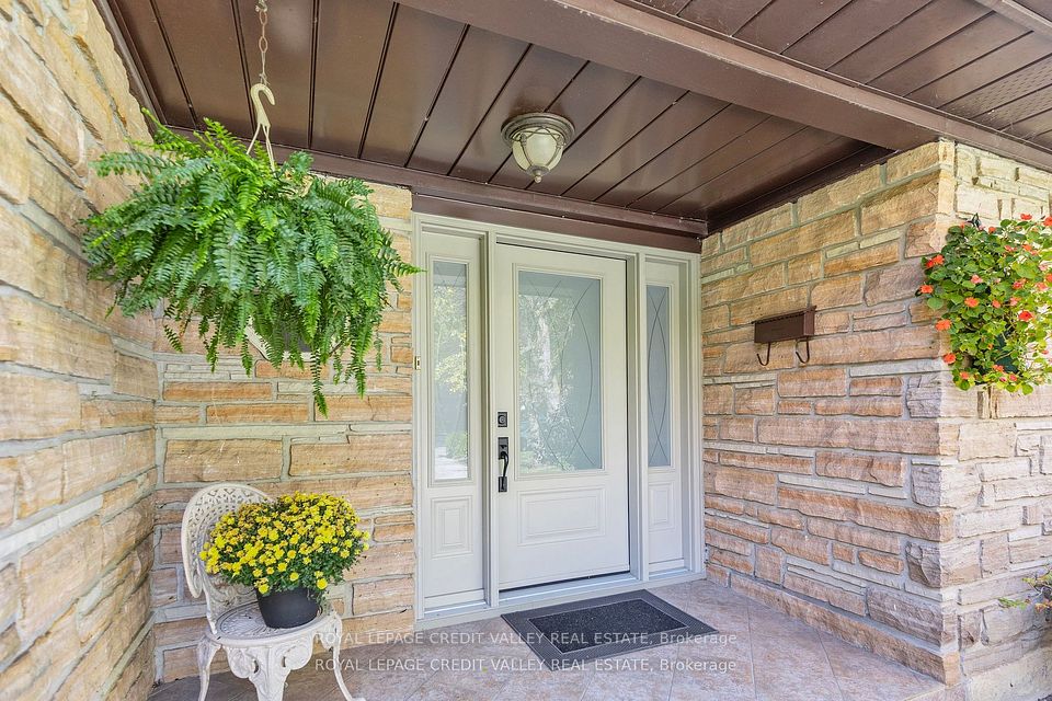 9 Norval Crescent, Brampton, ON L6W 1J1