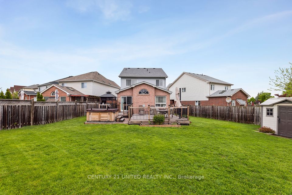 27 Shasta Crescent, Whitby, ON L1P 0A3