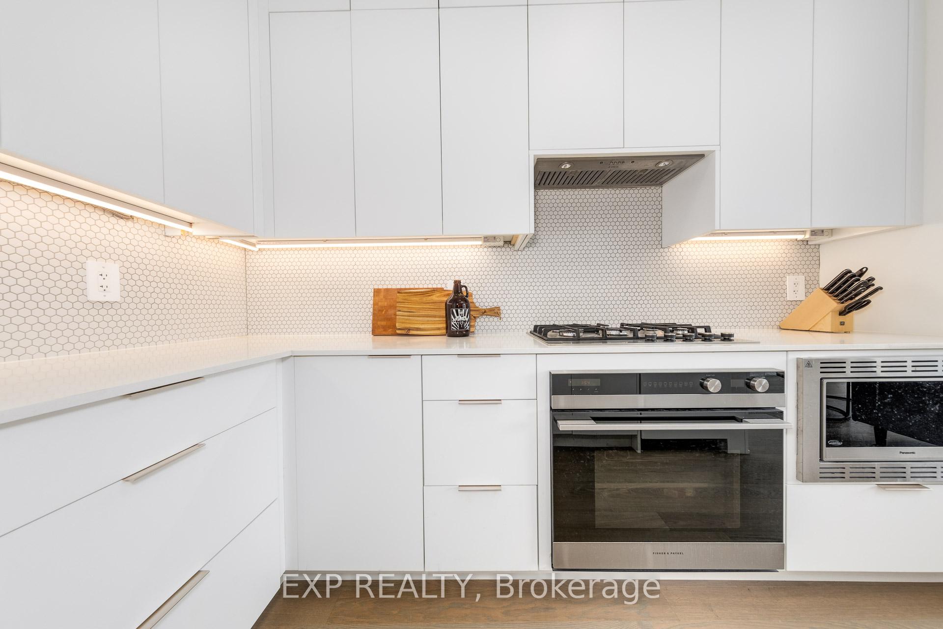 2 Bedrooms Condo at 495 Logan, Toronto For sale