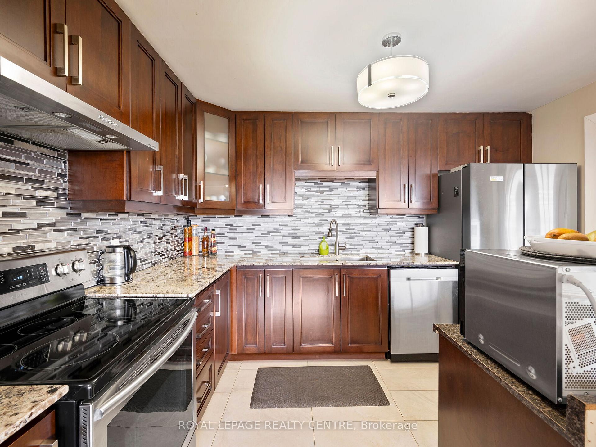 #602 – 200 Robert Speck Parkway, Mississauga, ON L4Z 1S3