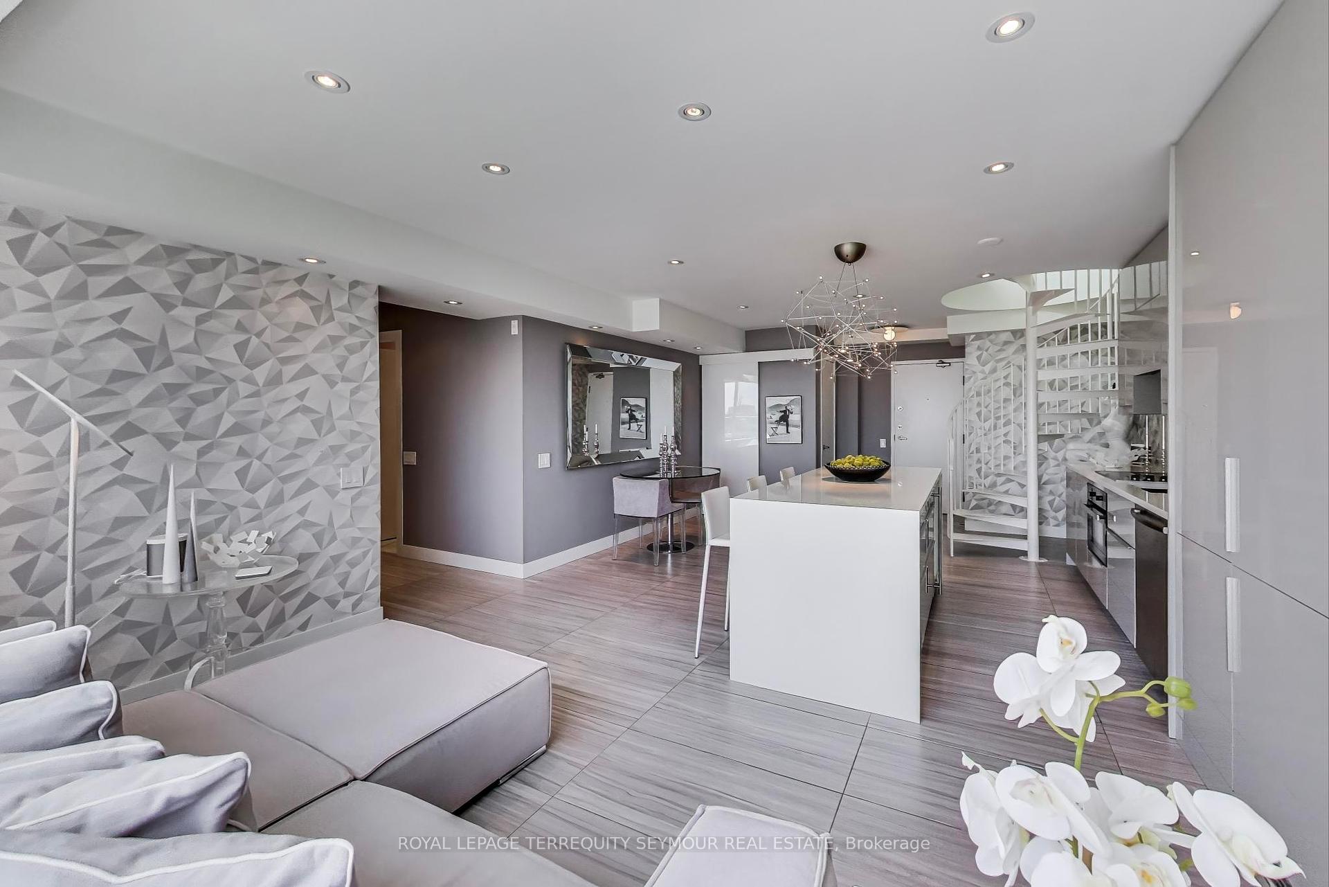 3 Bedrooms Condo at 77 Lombard, Toronto For sale