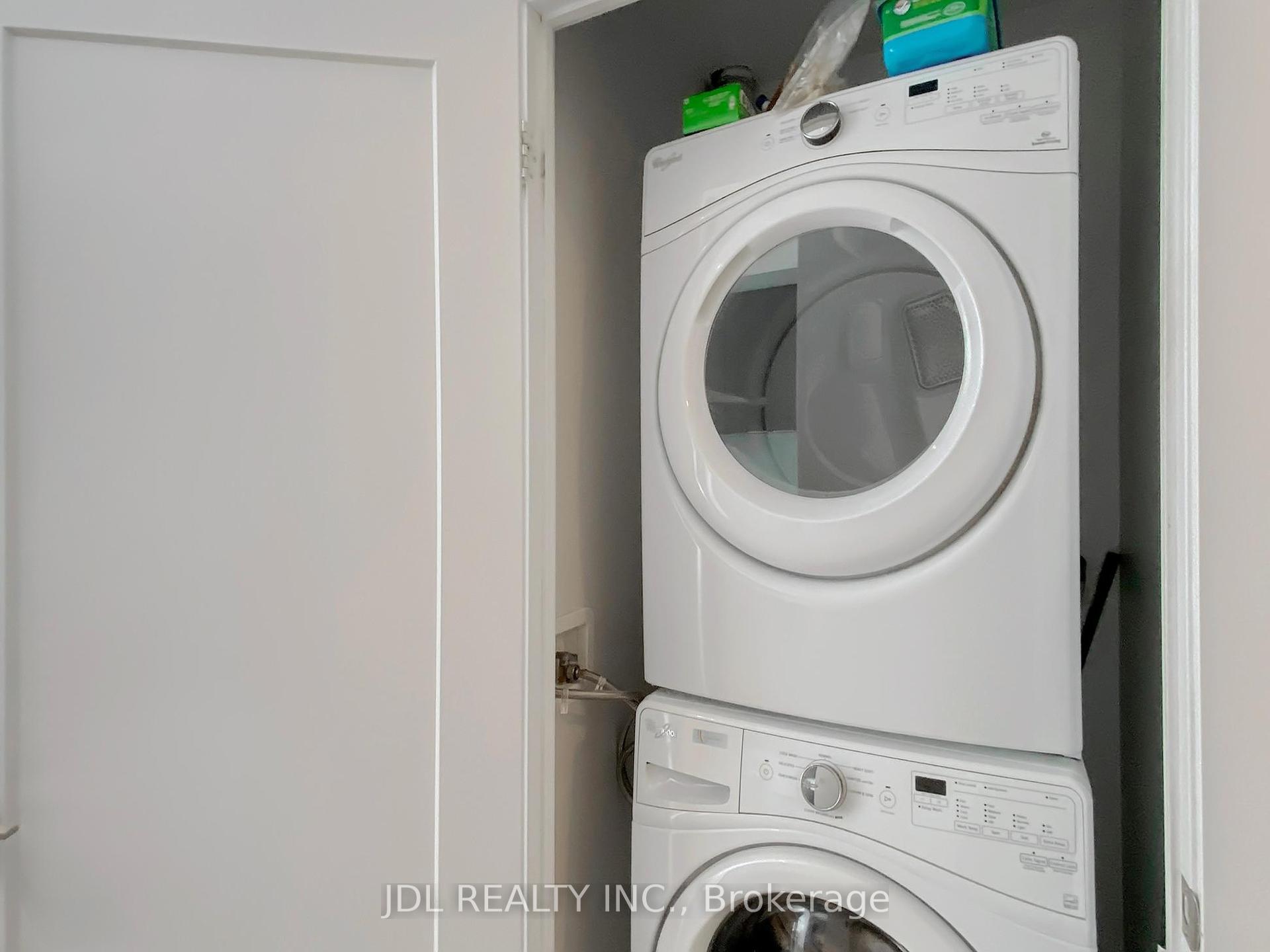 2 Bedrooms Condo at 318 Richmond, Toronto For sale