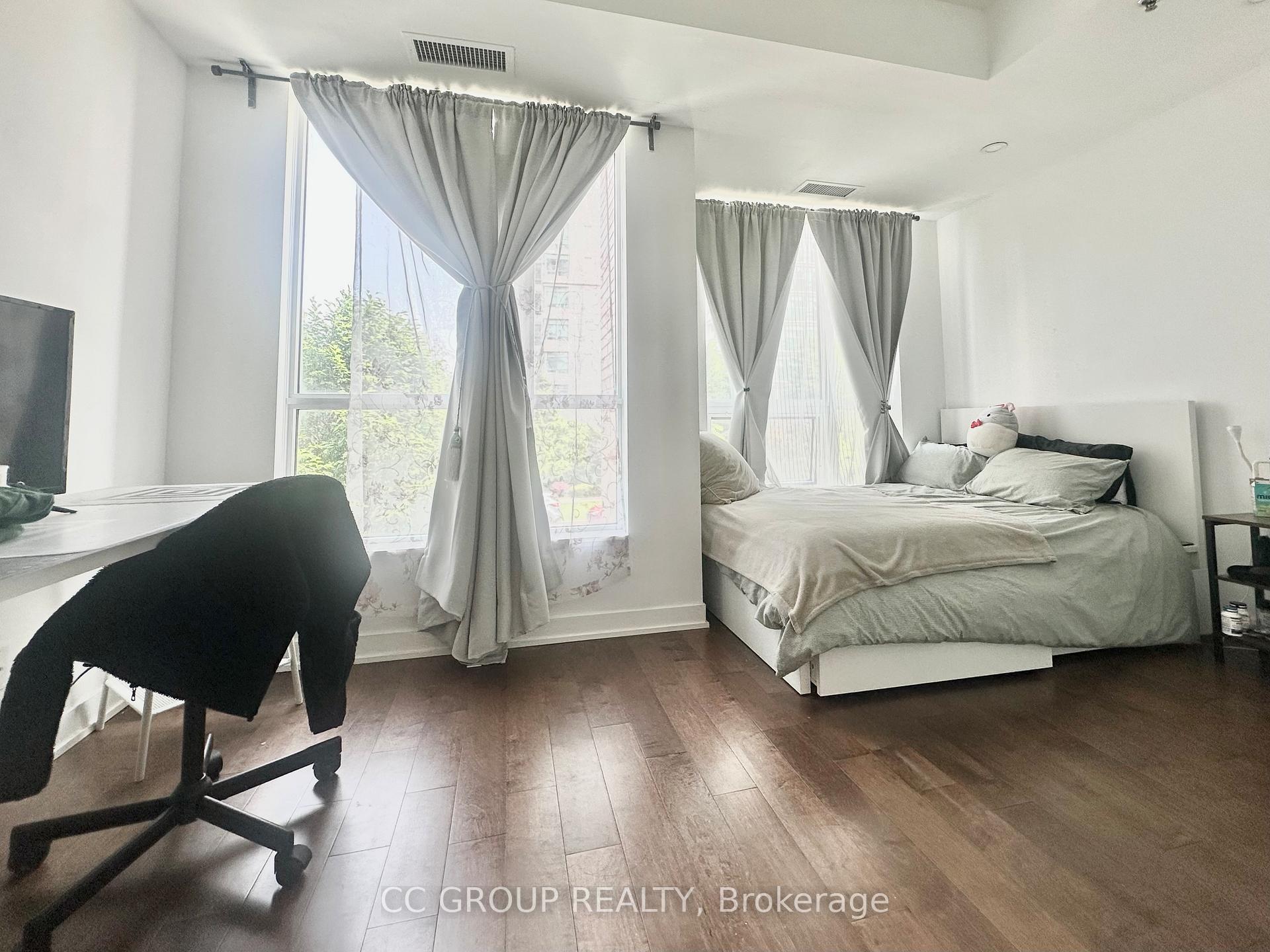 3 Bedrooms Condo at 215 Bonis, Toronto For sale