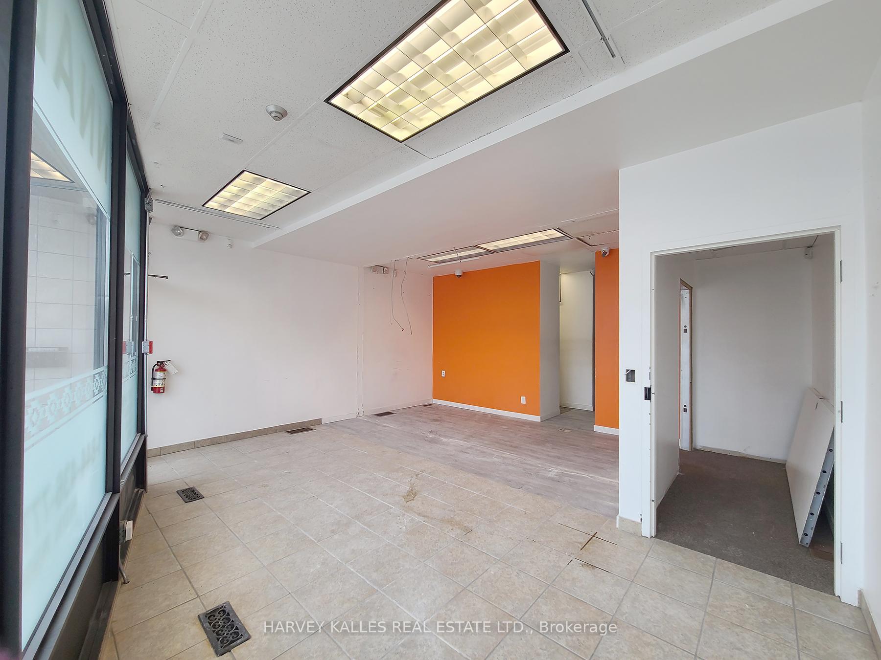 3813 Lake Shore Boulevard W retail