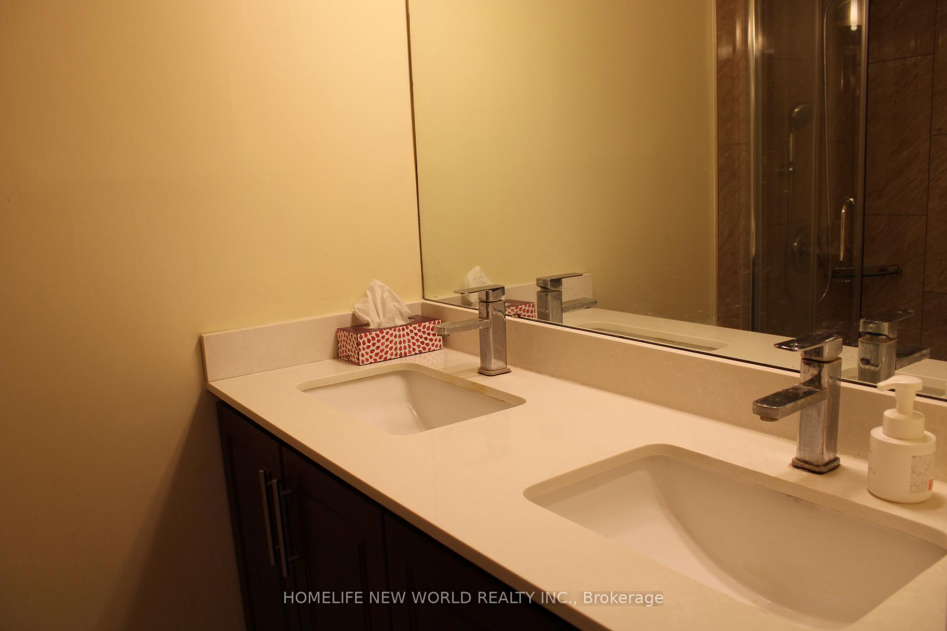 3 Bedrooms Condo at 69 Upper Canada, Toronto For sale