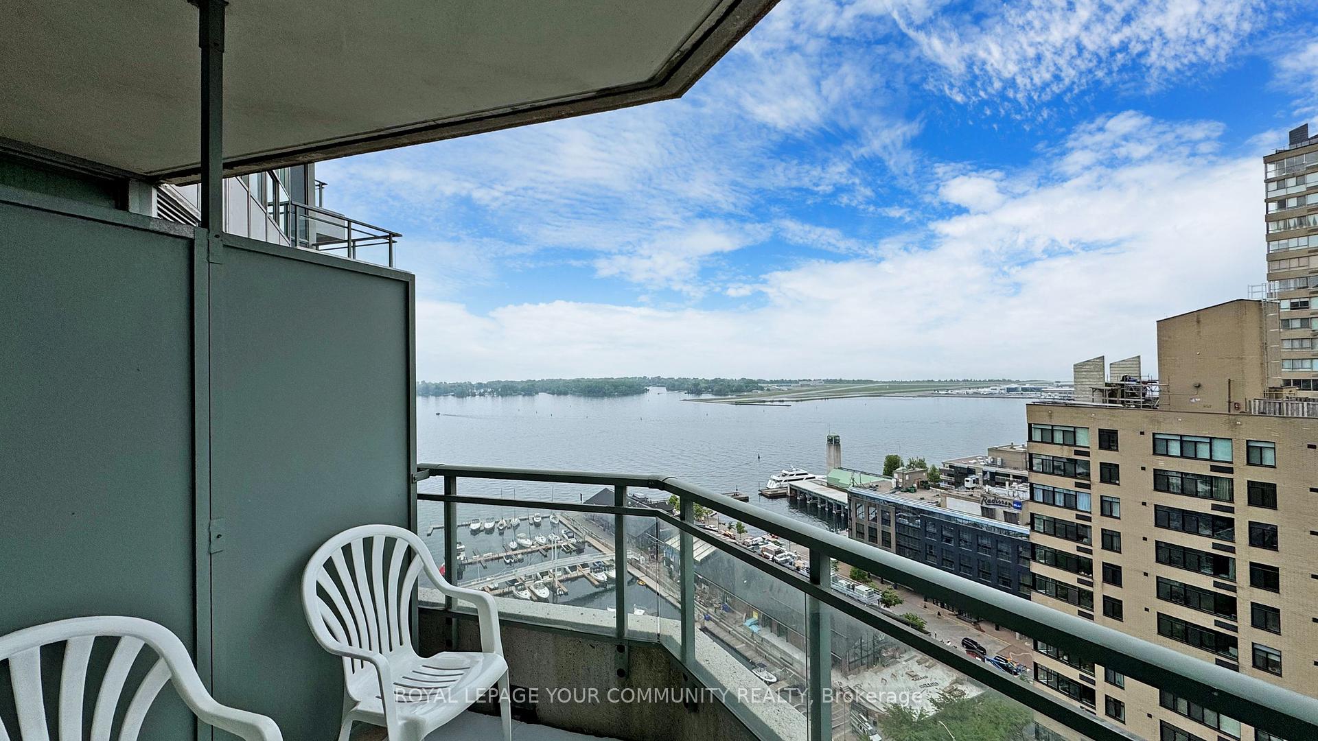 2 Bedrooms Condo at 230 Queens, Toronto For sale