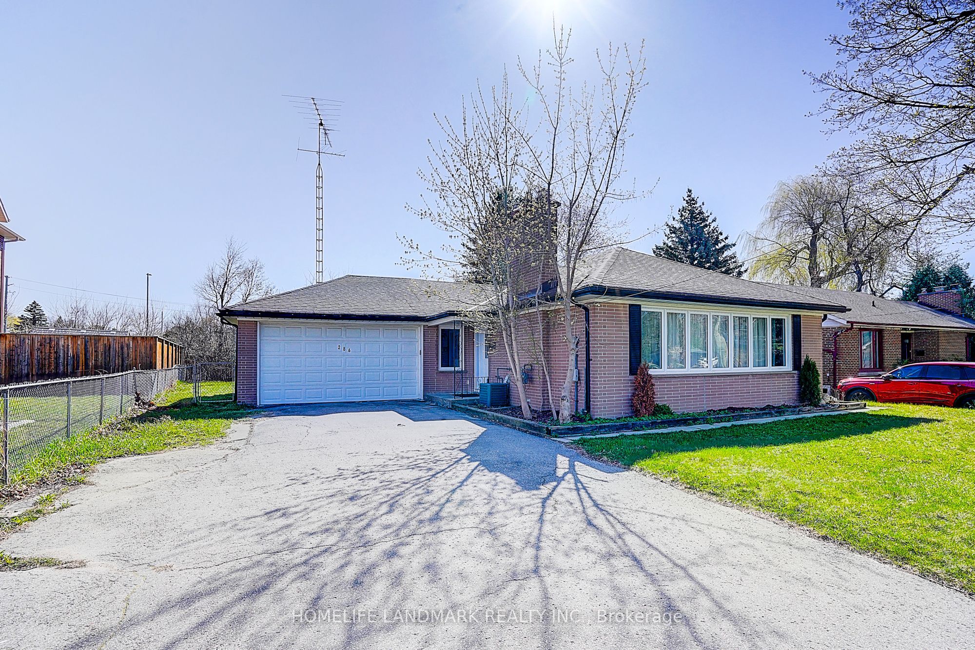 286 Kerrybrook Drive, Richmond Hill, ON L4C 3R1