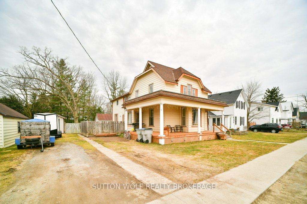 3261 Elgin Street, Brooke-Alvinston, ON N0N 1A0