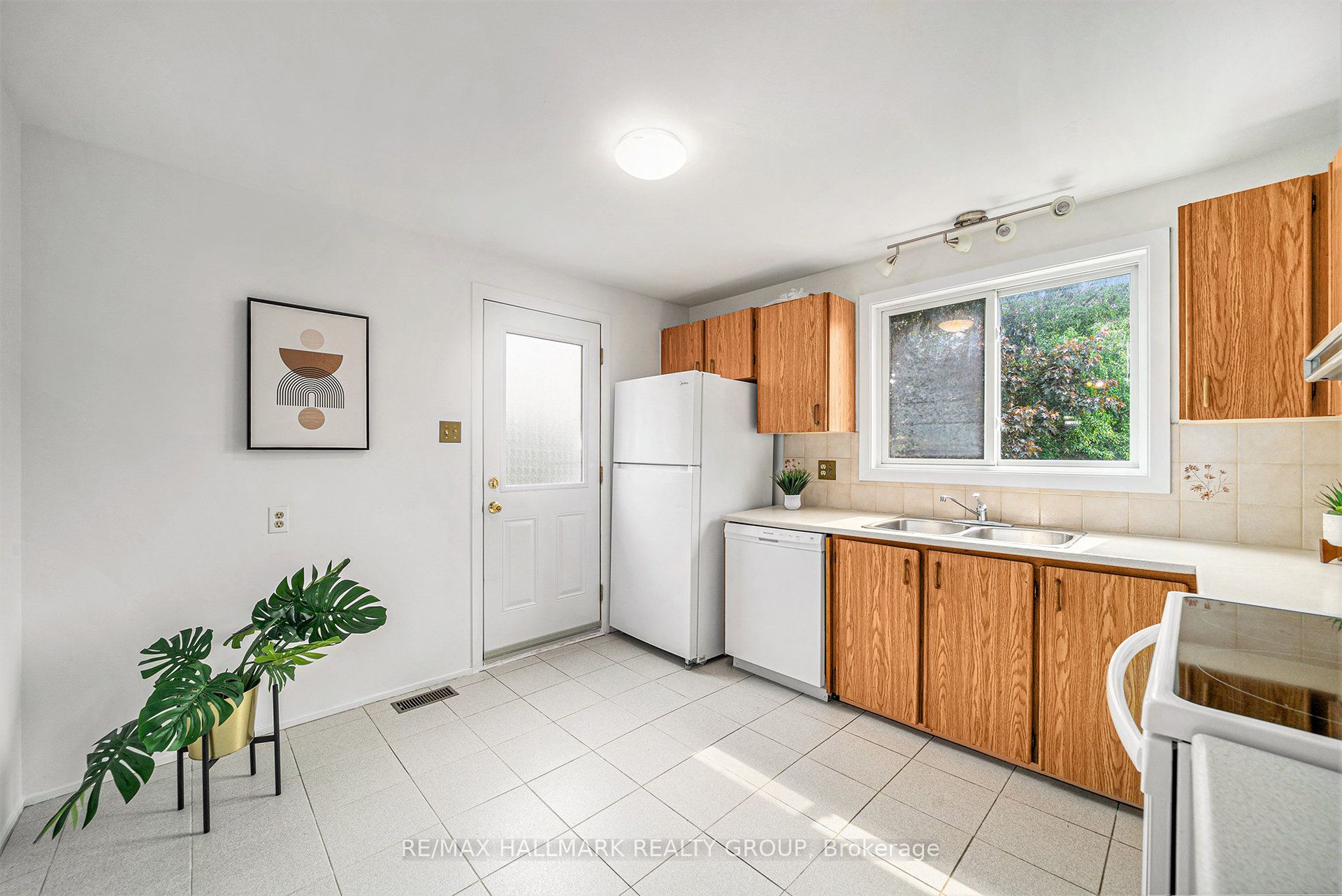 69 Farm Gate Crescent