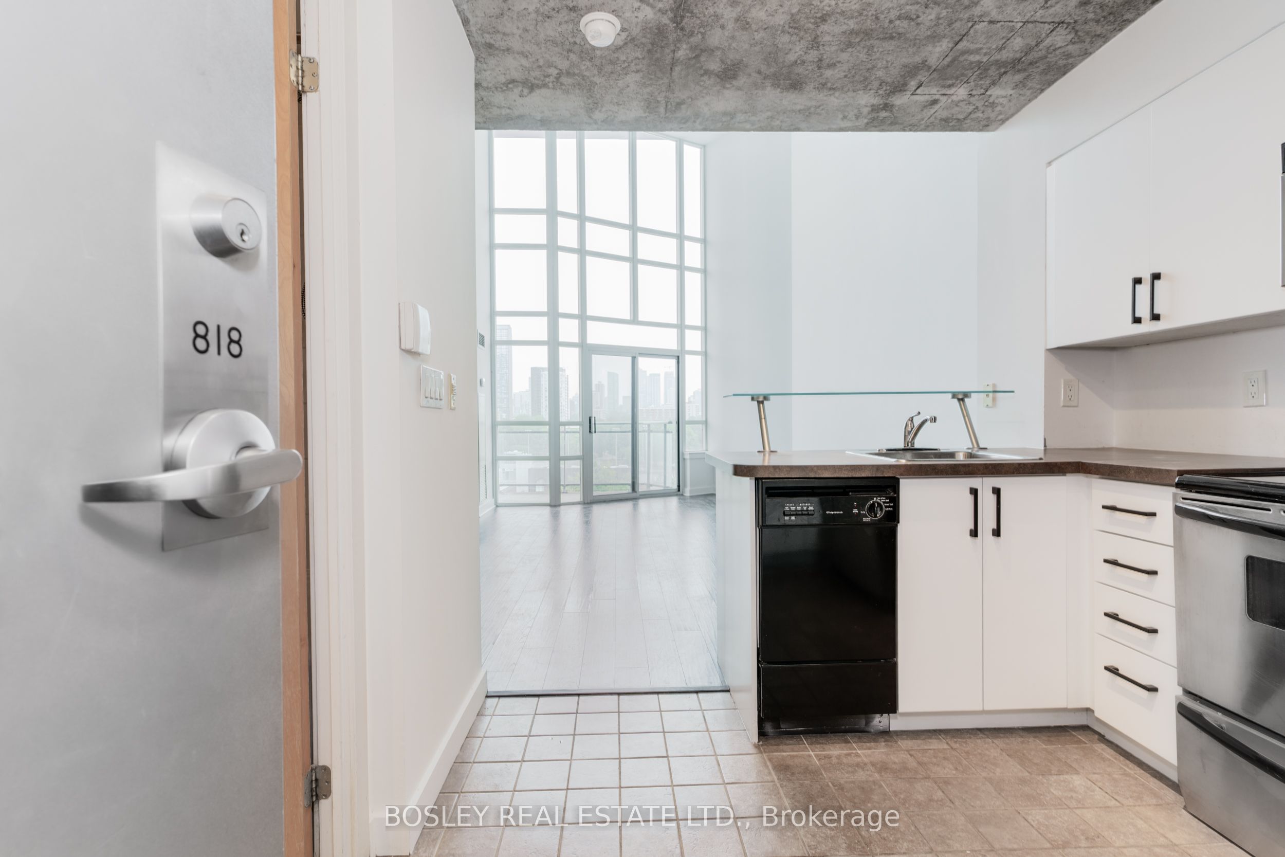255 Richmond Street E, #818