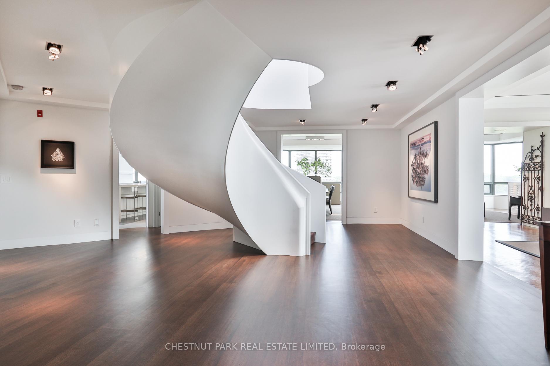 3 Bedrooms Condo at 33 Jackes,  Toronto For sale