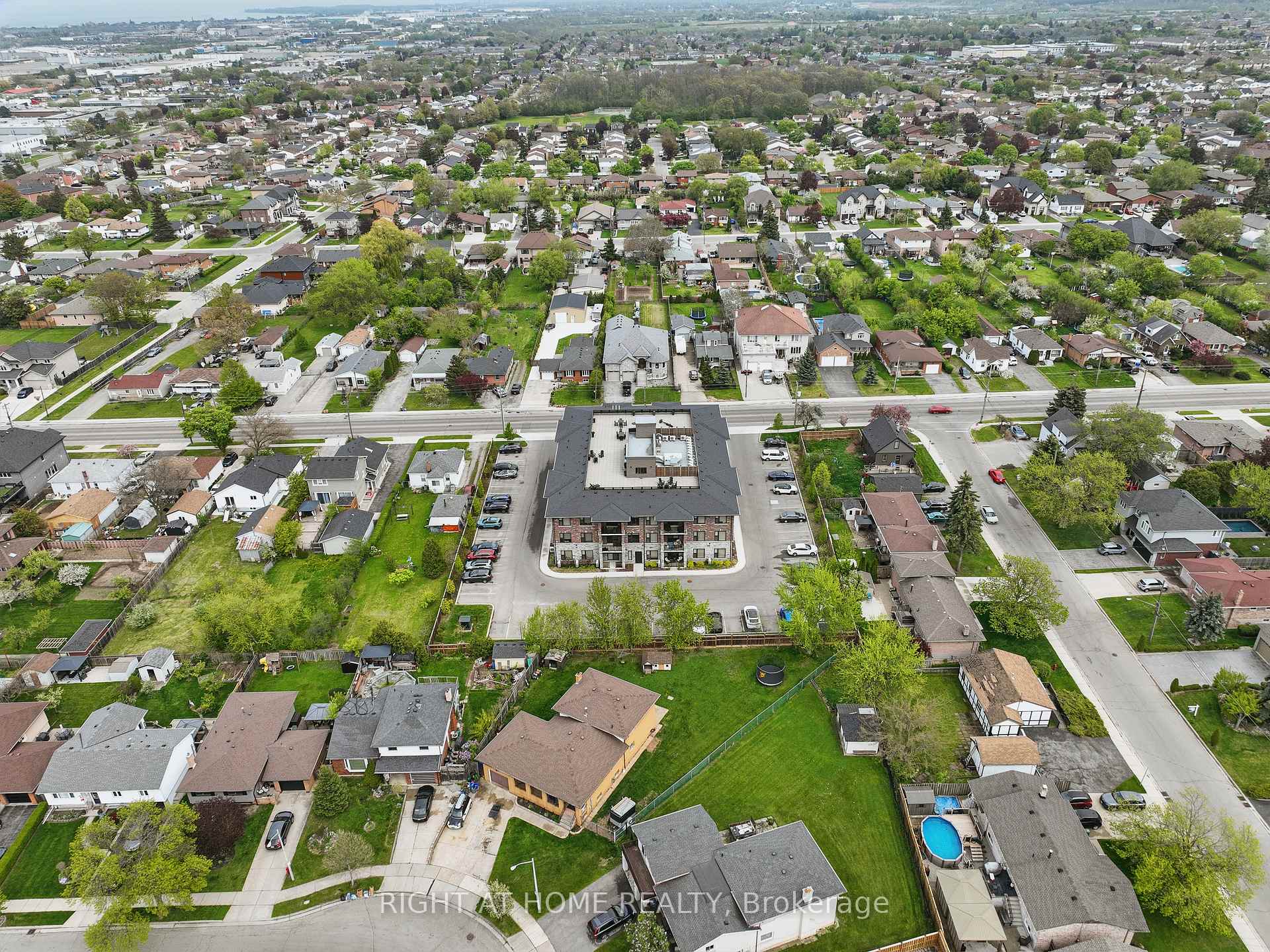 1 Bedroom Condo at 257 Millen, Hamilton For sale