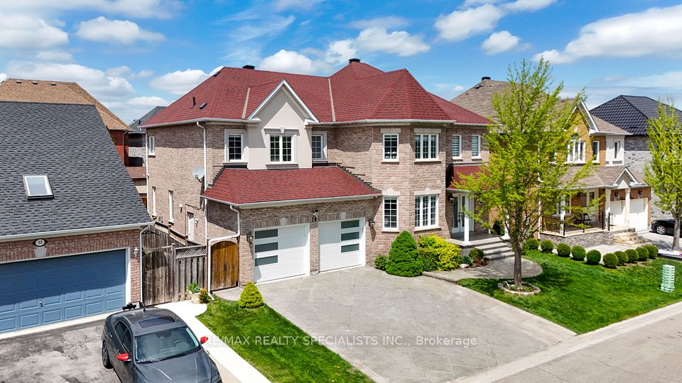 14 Banks Drive, Brampton, ON L6P 1C7