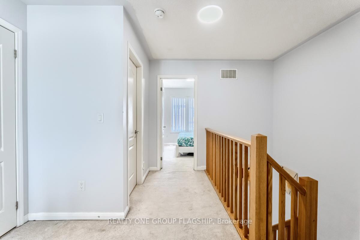 3 Bedrooms Condo at 3185 Boxford,  Mississauga For sale