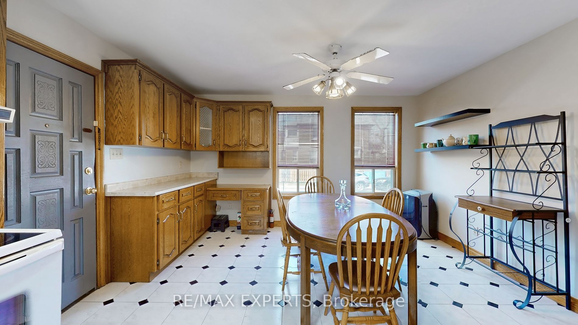106 Kenwood Avenue UPPER