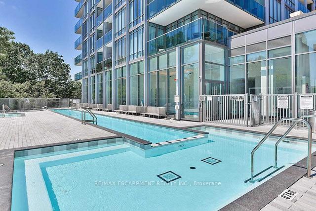 2 Bedrooms Condo at 88 Park Lawn,  Toronto For sale