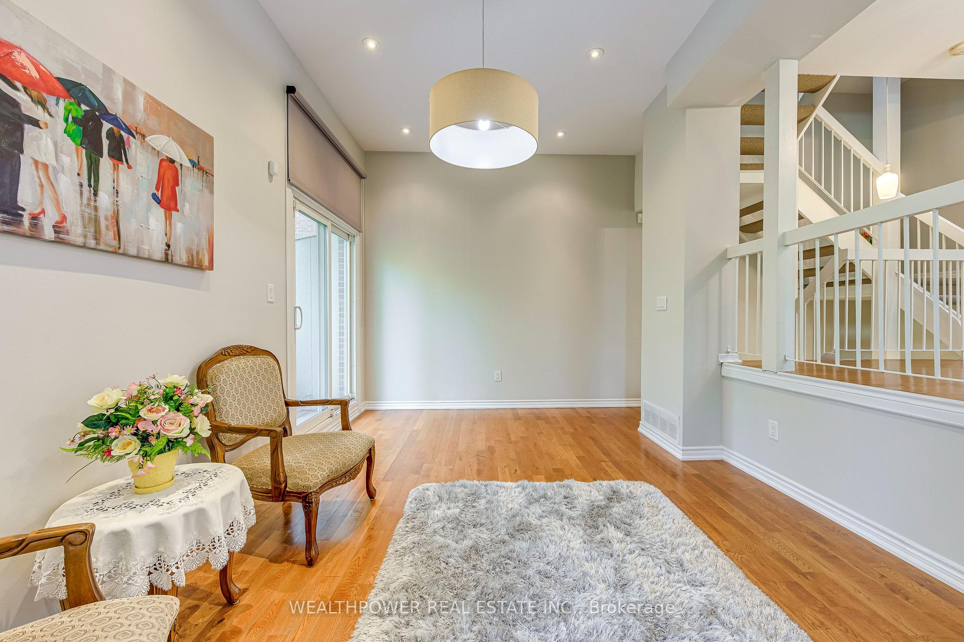 3 Bedrooms Condo at 1250 Marlborough, Oakville For sale