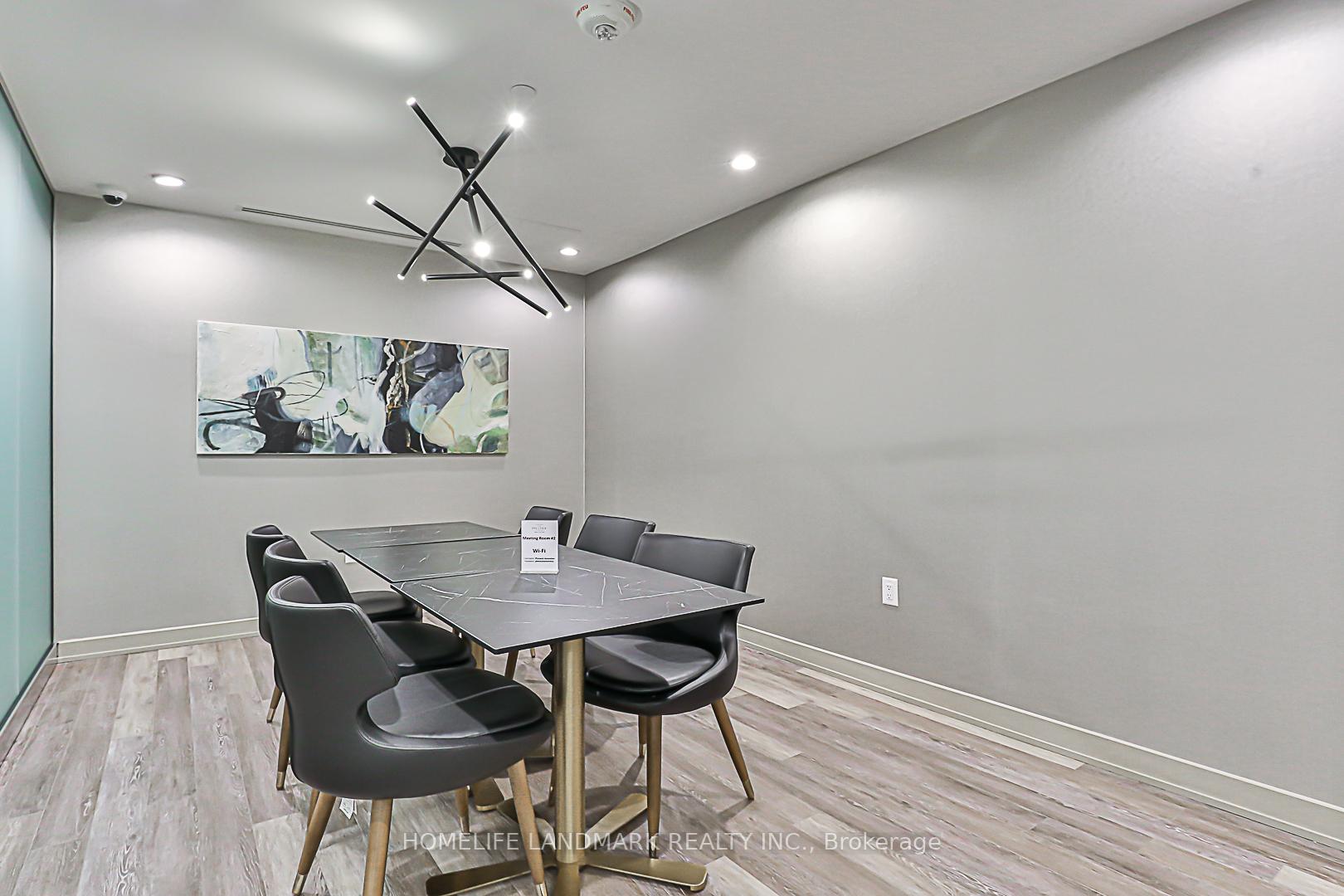3 Bedrooms Condo at 28 Freeland, Toronto For sale
