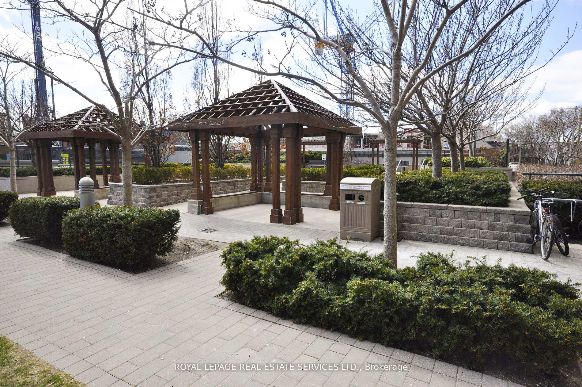 1 Bedroom Condo at 60 Heintzman,  Toronto For sale