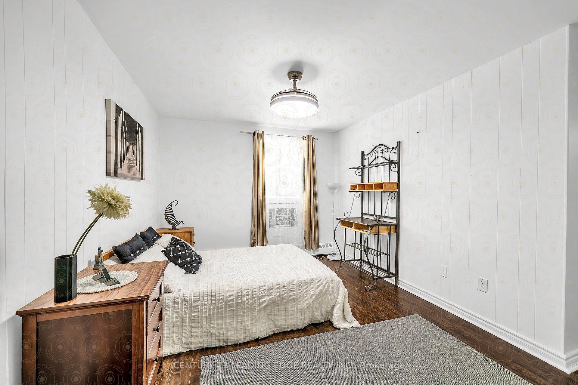 3 Bedrooms Condo at 1690 Victoria Park, Toronto For sale