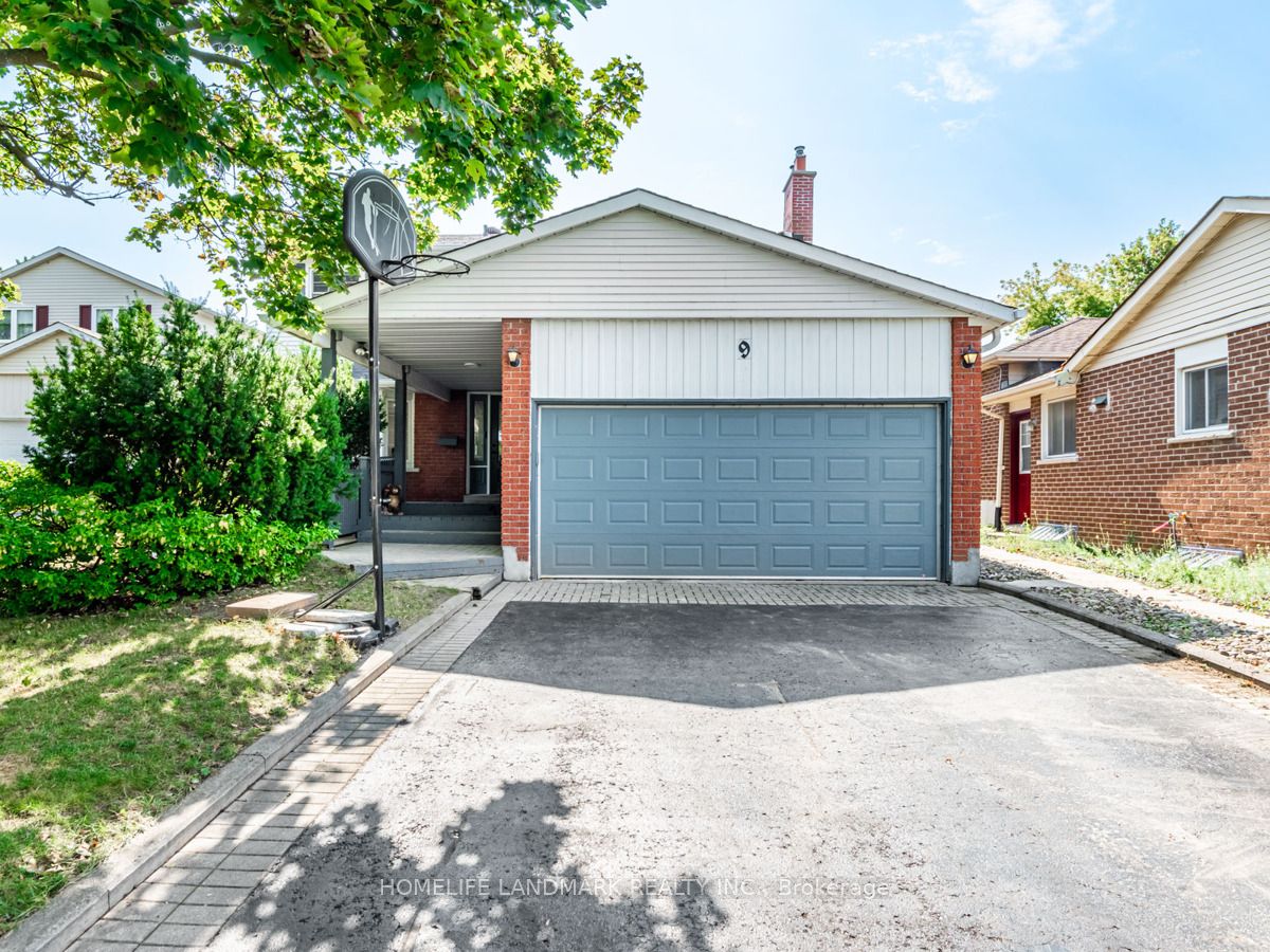 9 Eastman Crescent, Newmarket, ON L3Y 5T9