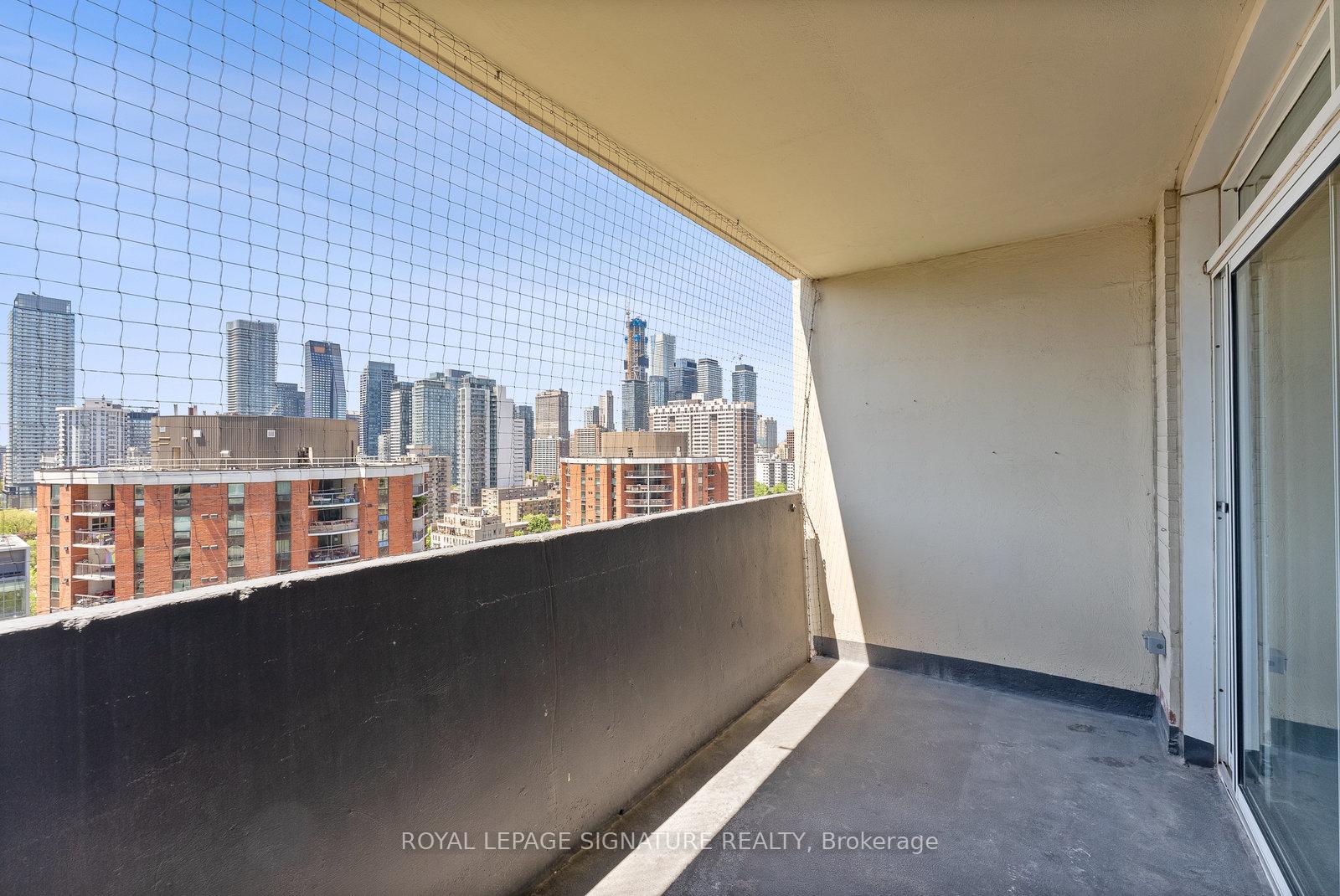 2 Bedrooms Condo at 40 Homewood, Toronto For sale