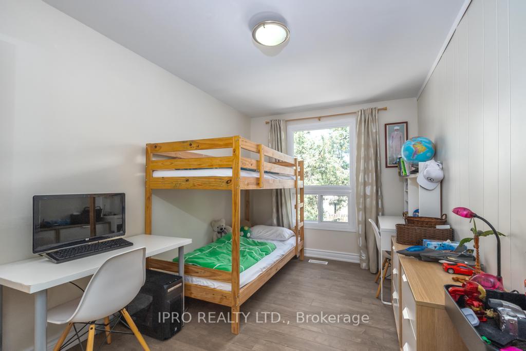 3 Bedrooms Condo at 23 Four Winds, Toronto For sale