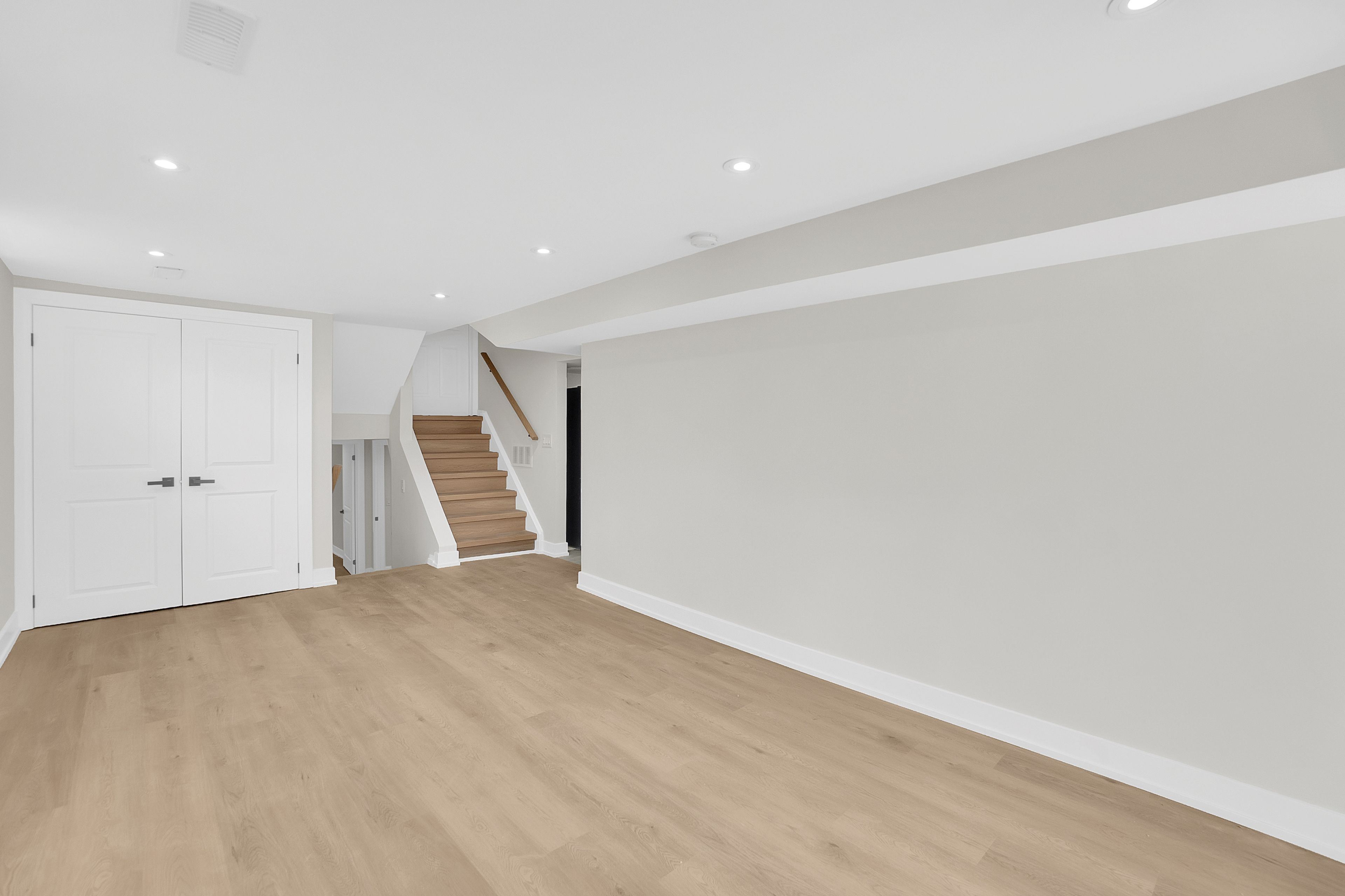 2591 Kingsberry Crescent LOWER LEVEL